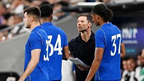 Chelsea đang ‘thay da đổi thịt’ với Xabi Alonso